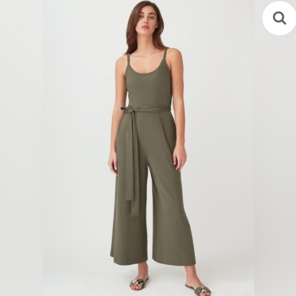Cuyana Olive Green V-back Jumpsuit. Women's Size Med